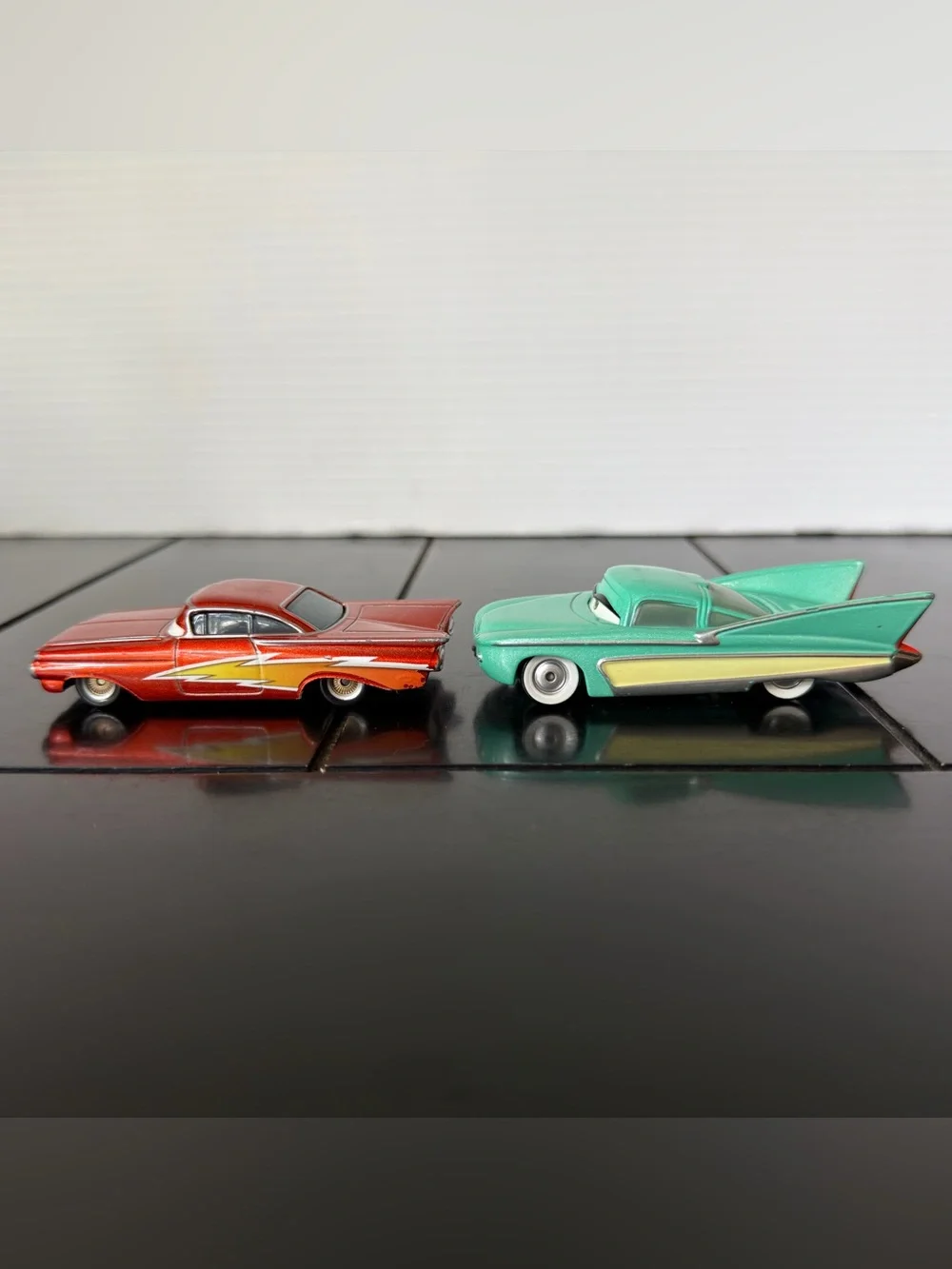 Disney Pixar Cars Lightning Ramone & Flo 1:55 scale diecast